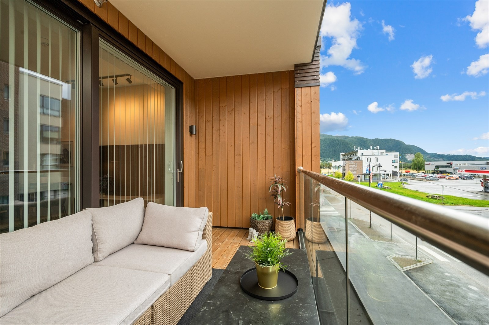 Her er det god plass til å etablere diverse utemøblement for å nyte solfylte dager. Galleribilde