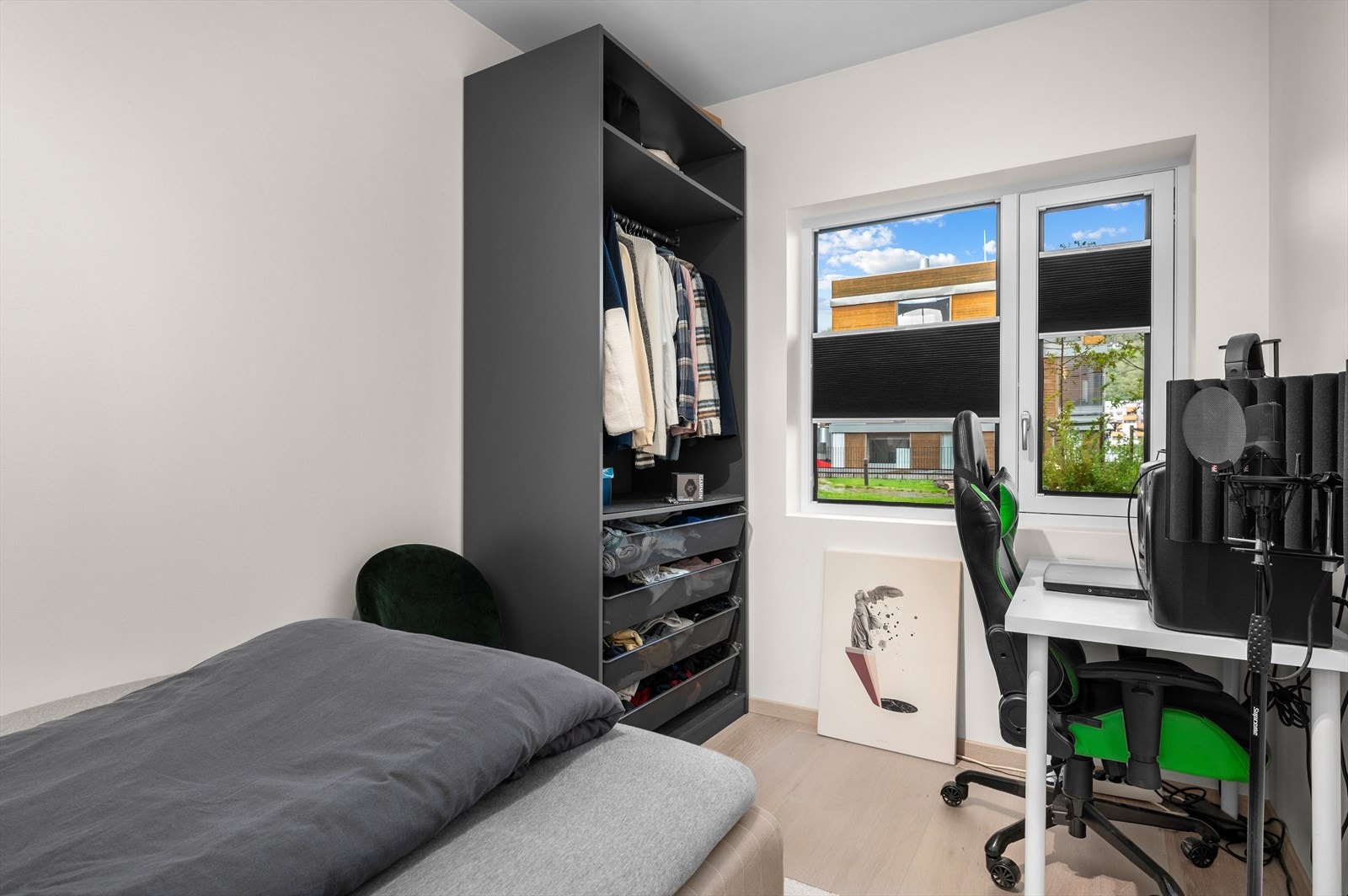 Størrelsen er på 8,5m² med god takhøyde. Galleribilde