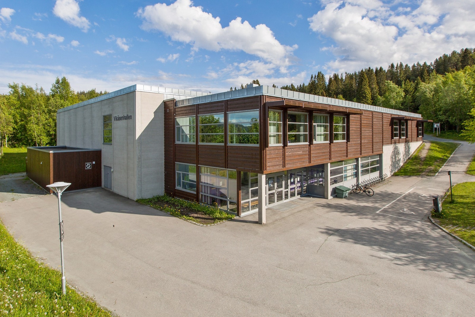 Vikåsenhallen. Galleribilde