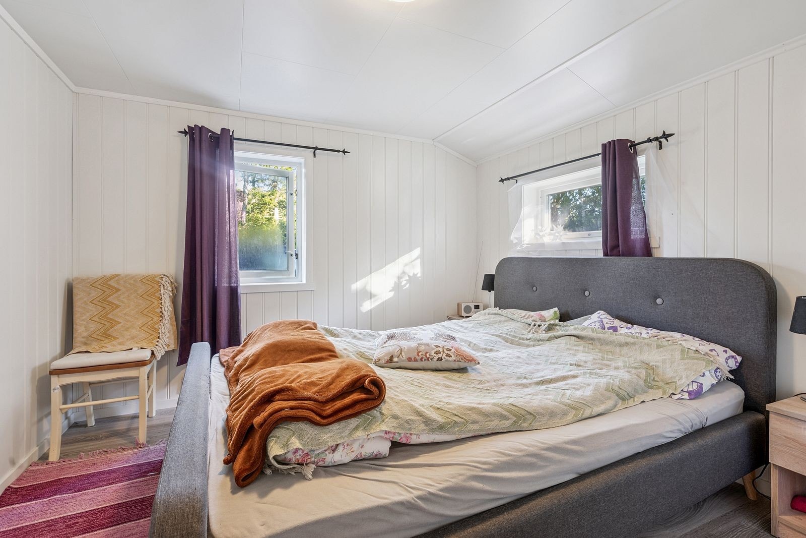 Rommet er benyttet til soverom av nåværende eier (- det er ikke godkjent som soverom). Se punktet ferdigattest i salgsoppgaven. Galleribilde