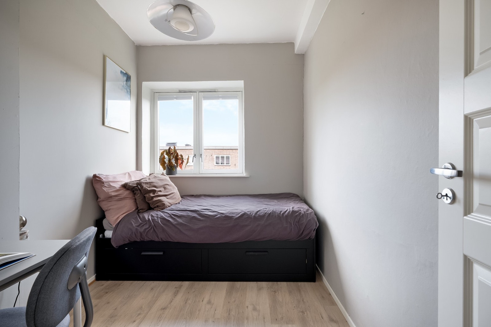 Rommet er perfekt som barnerom, gjesterom og/eller kontor - alt etter ønske og behov. Galleribilde