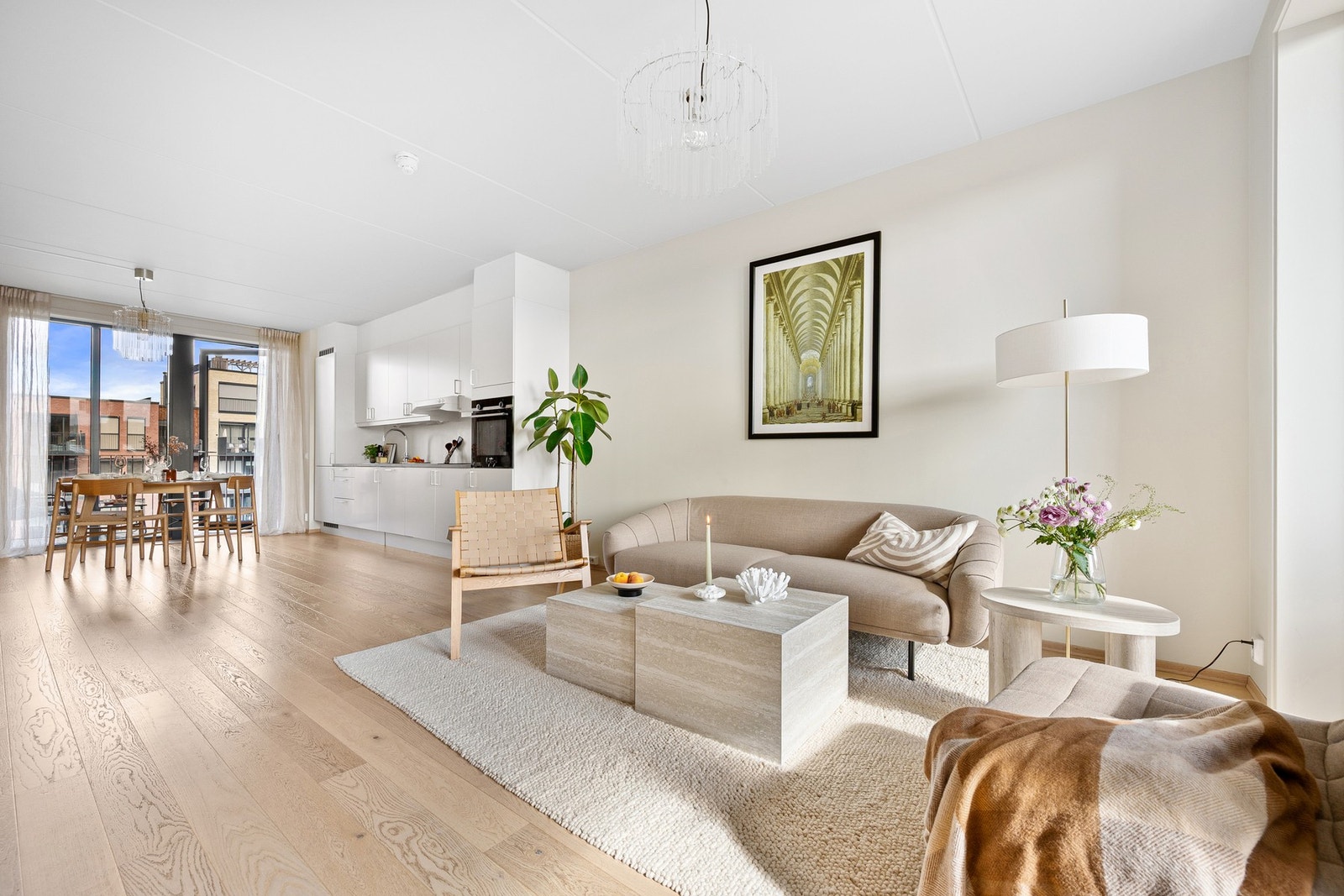 Velkommen til Malerhaugeien 33 - Presentert av Duy Vidar Tang og Caroline Birkenes i Eie Eiendomsmegling Linderud Galleribilde