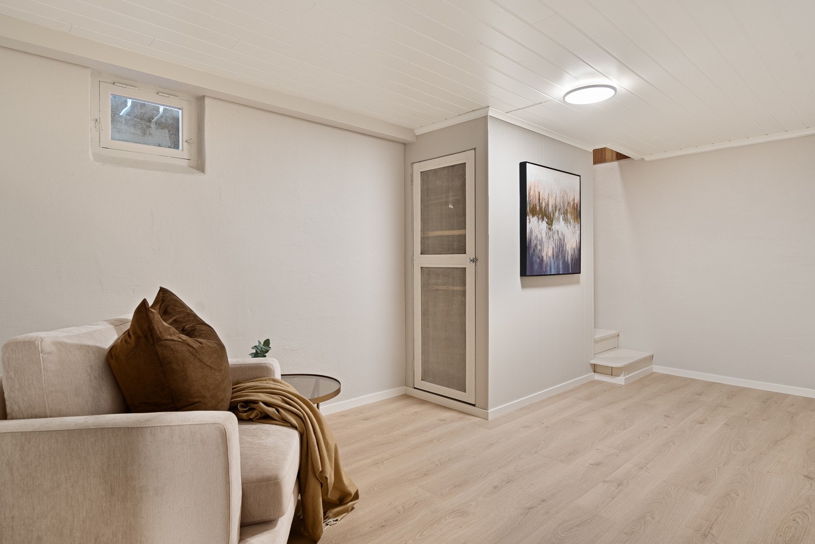 Kjelleretasjen er delvis innredet Galleribilde