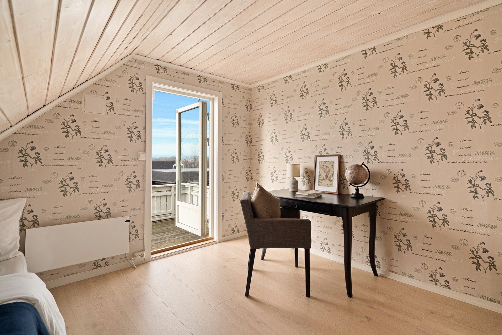 Soverom 2 har utgang til vestvendt balkong Galleribilde