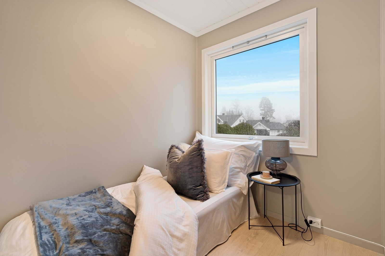 Kontor/sovealkove på hovedplan Galleribilde