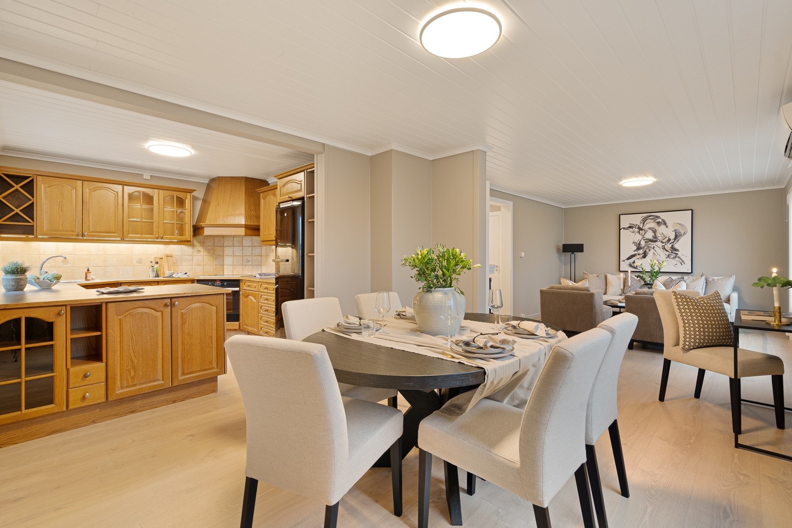 Romslig spisestue Galleribilde