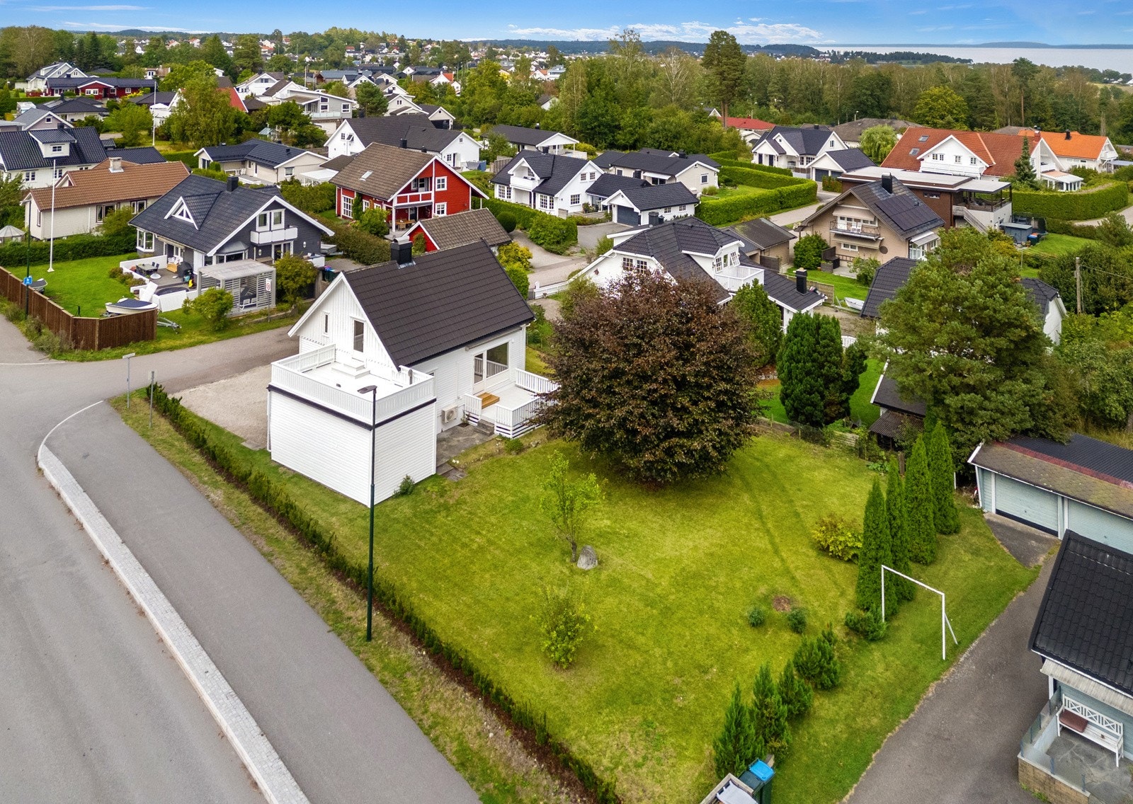 Velkommen til Vikkeveien 1 - Solrikt og barnevennlig beliggende Galleribilde