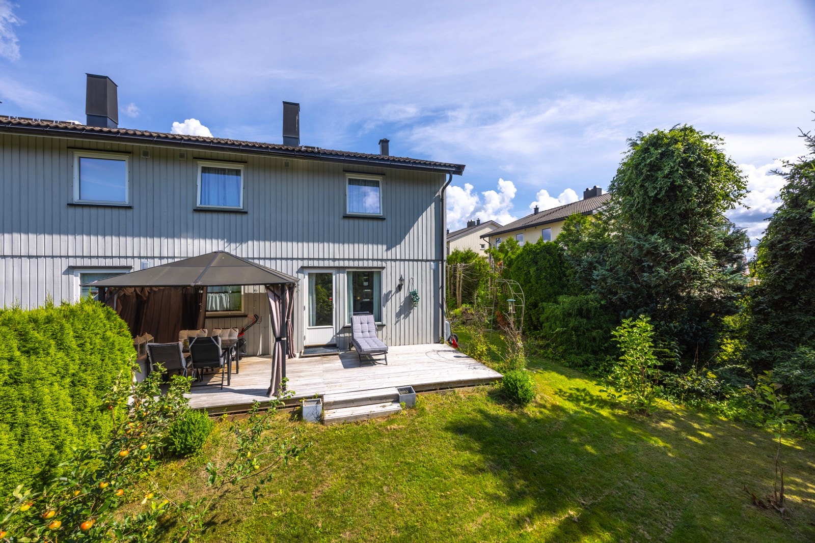 Koselig og avslappende uteområde, med meget gode solforhold Galleribilde