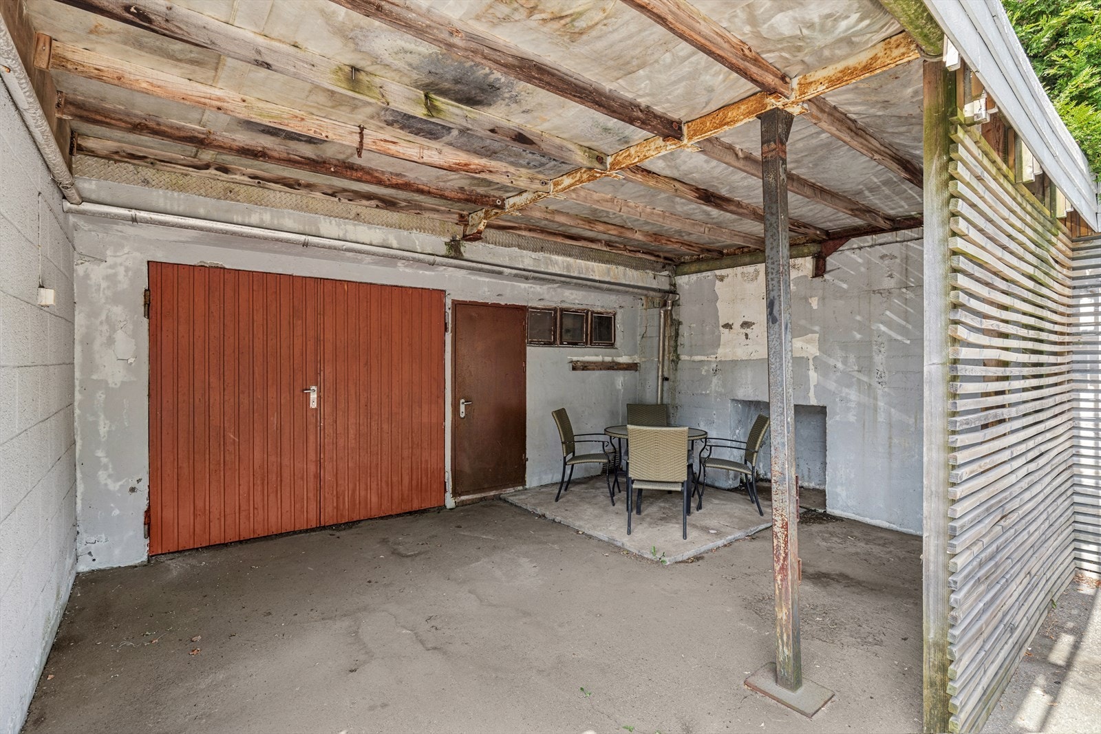 Inngang til stort verkstedrom/garasje rom Galleribilde