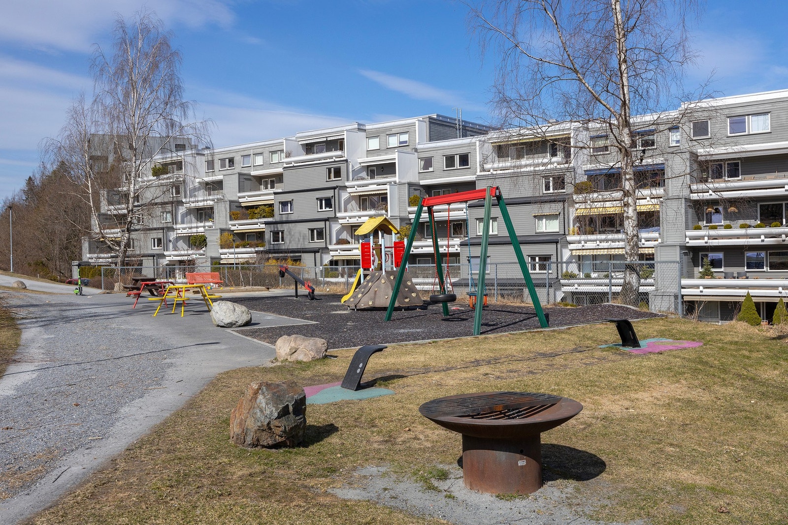 Lekeplass like utenfor. Galleribilde