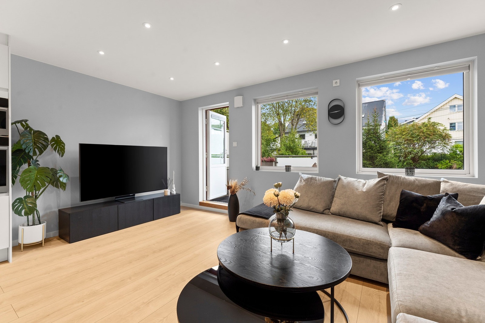 Leiligheten holder en gjennomgående bra standard, og store deler ble oppgradert i 2020. Galleribilde