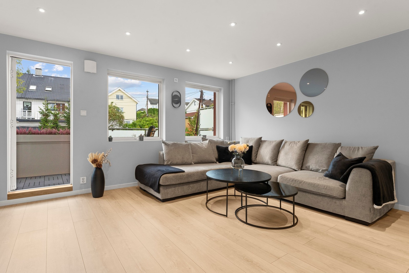 Lys og gjennomgående leilighet med god planløsning og en attraktiv beliggenhet. Galleribilde