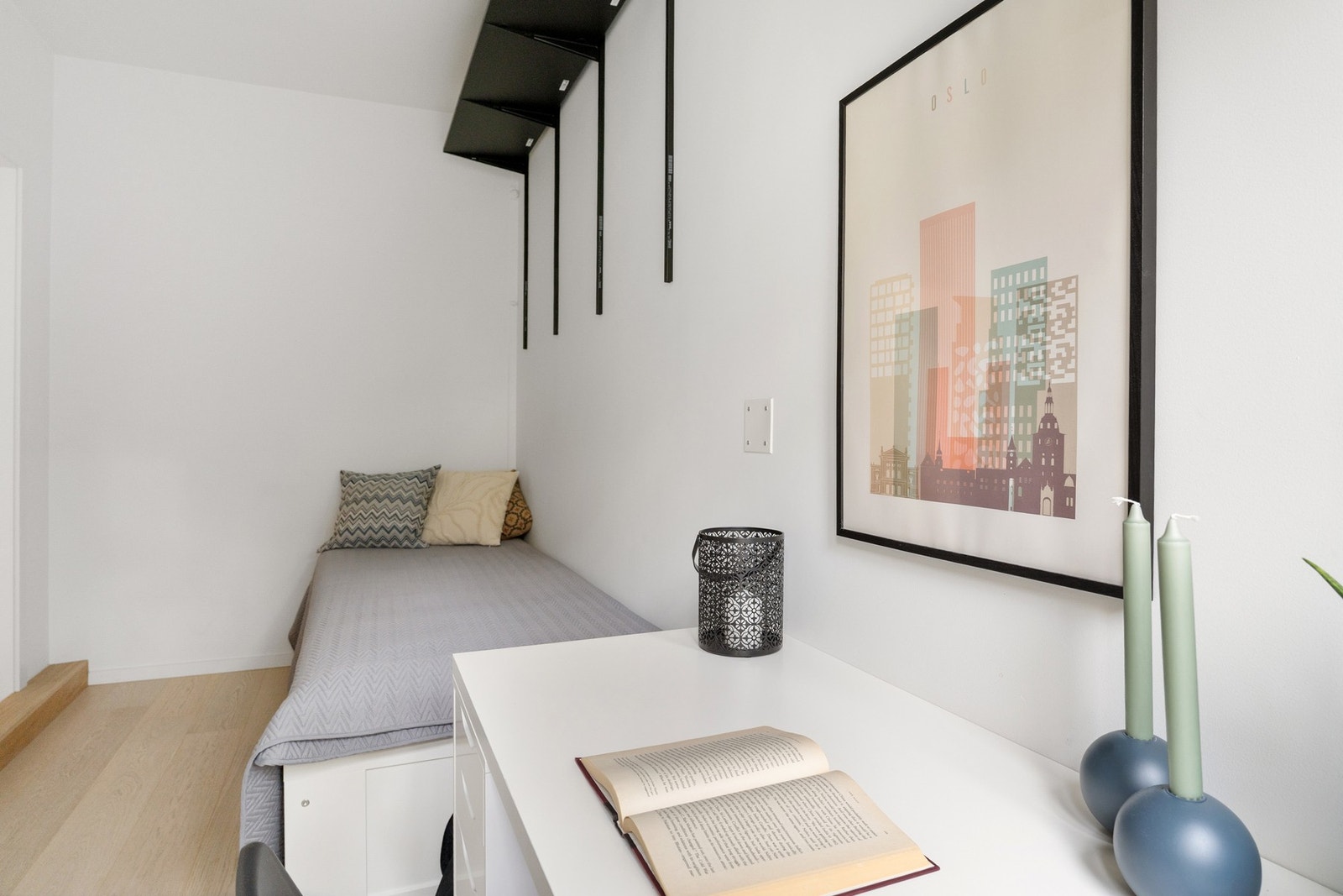 Soverom 2 egner seg som barnerom, gjesterom eller kontor etter behov. Galleribilde