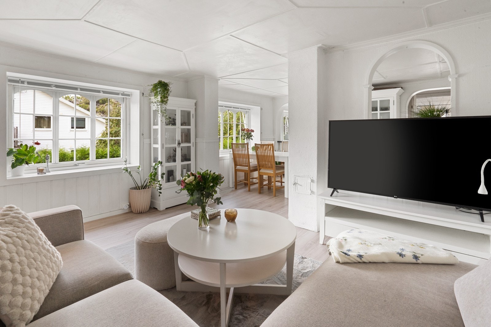 Godt lysinnslipp, - og legg merke til det fine taket Galleribilde