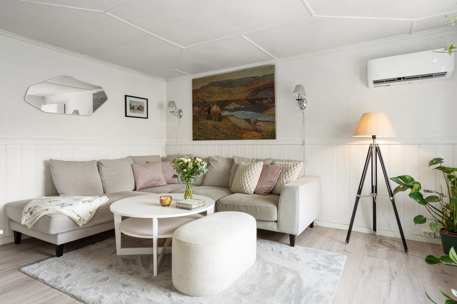 Peis og varmepumpe sørger for behagelig oppvarming Galleribilde