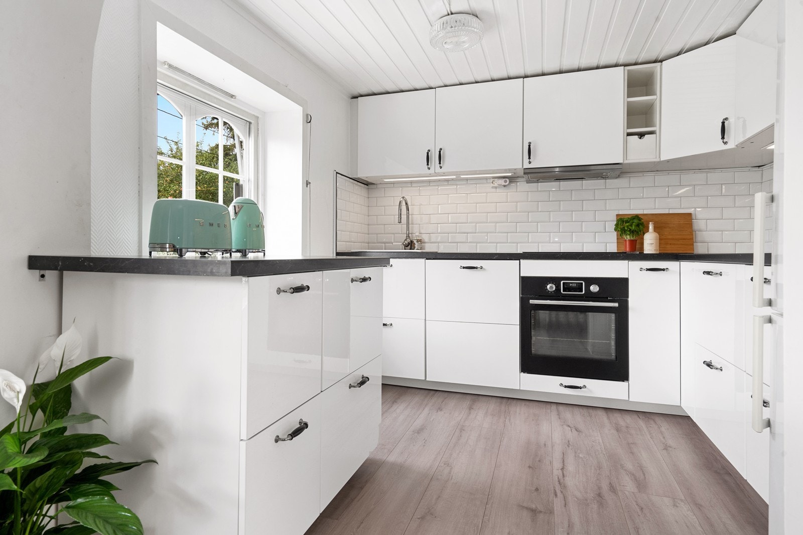 Kjøkkenet ble pusset opp i 2020 Galleribilde