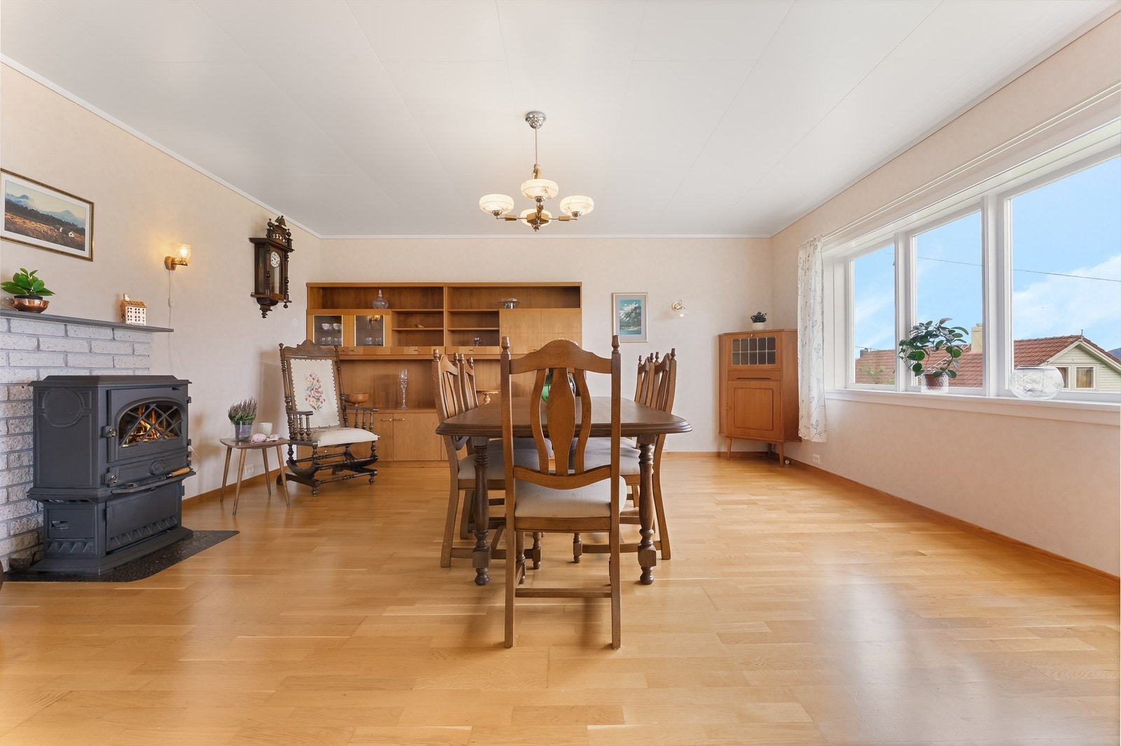 Spisestue. Galleribilde