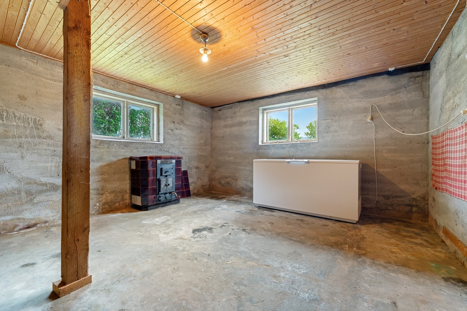 Kjeller med god lagringsplass. Galleribilde