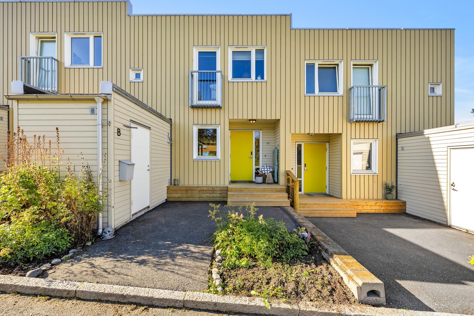 Ved inngangspartiet har du en praktisk sportsbod med strømuttak. Galleribilde