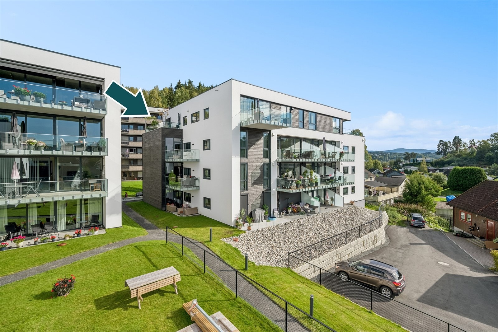 Kari-Beate Myhre v/DNB Eiendom har gleden av å presentere denne toppetasjen i Krokenveien 40A! Galleribilde