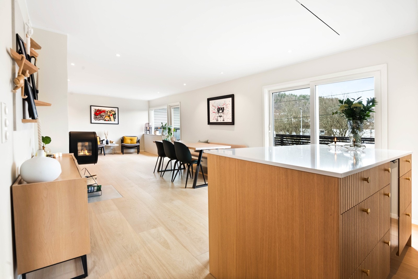 Fra Kjøkken/spiestue mot stue Galleribilde