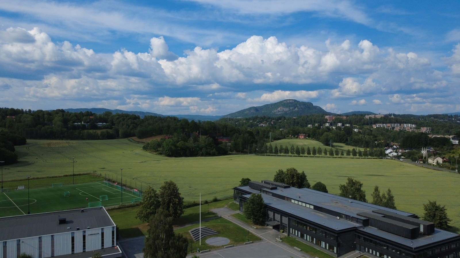 Utsikt mot Kolsås og Rykkinn Galleribilde