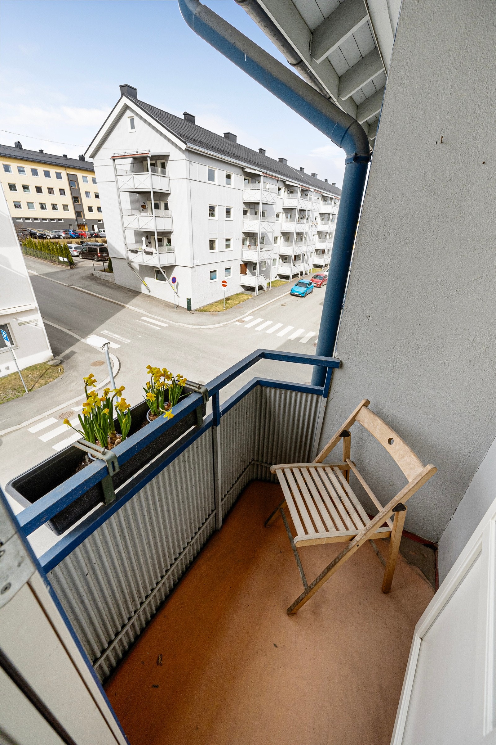 Balkongen er vestvendt og er perfekt til å nyte late sommerkvelder. Galleribilde