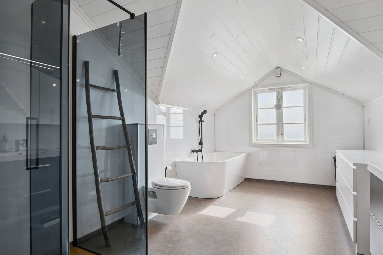 Bad 2. etasje Galleribilde