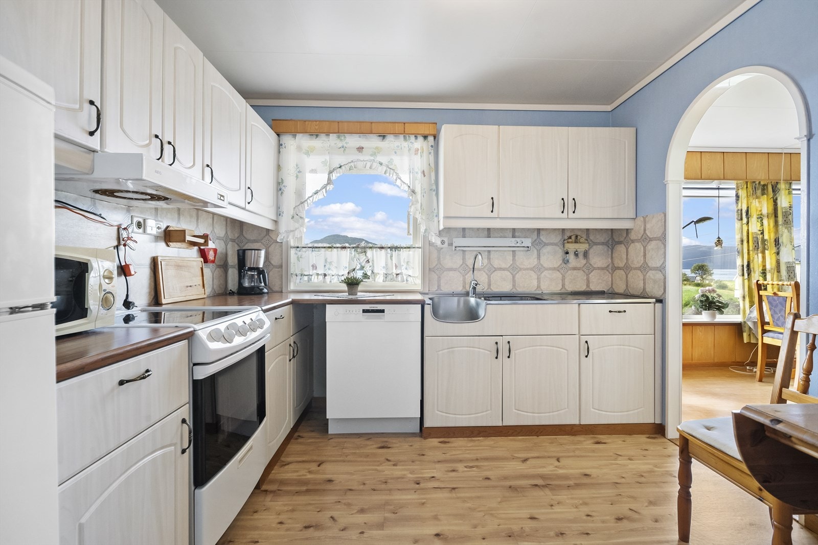 Stort kjøkken Galleribilde