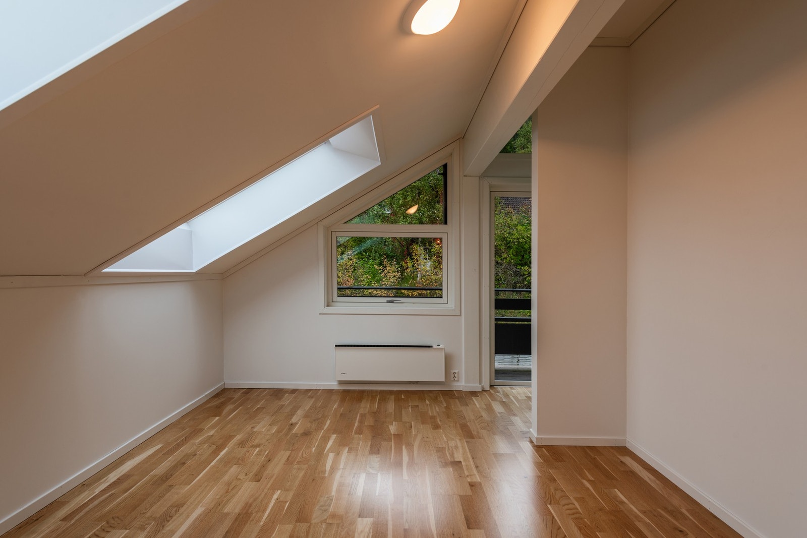 Leilighetens andre soverom har også utgang til balkong Galleribilde