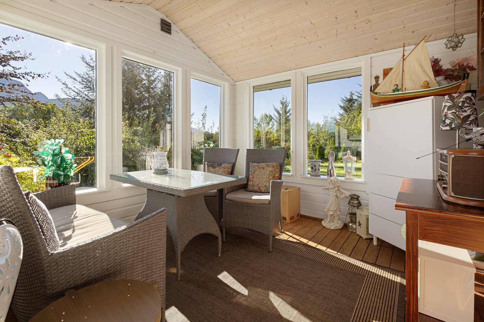 Hagestue/Lysthus Galleribilde