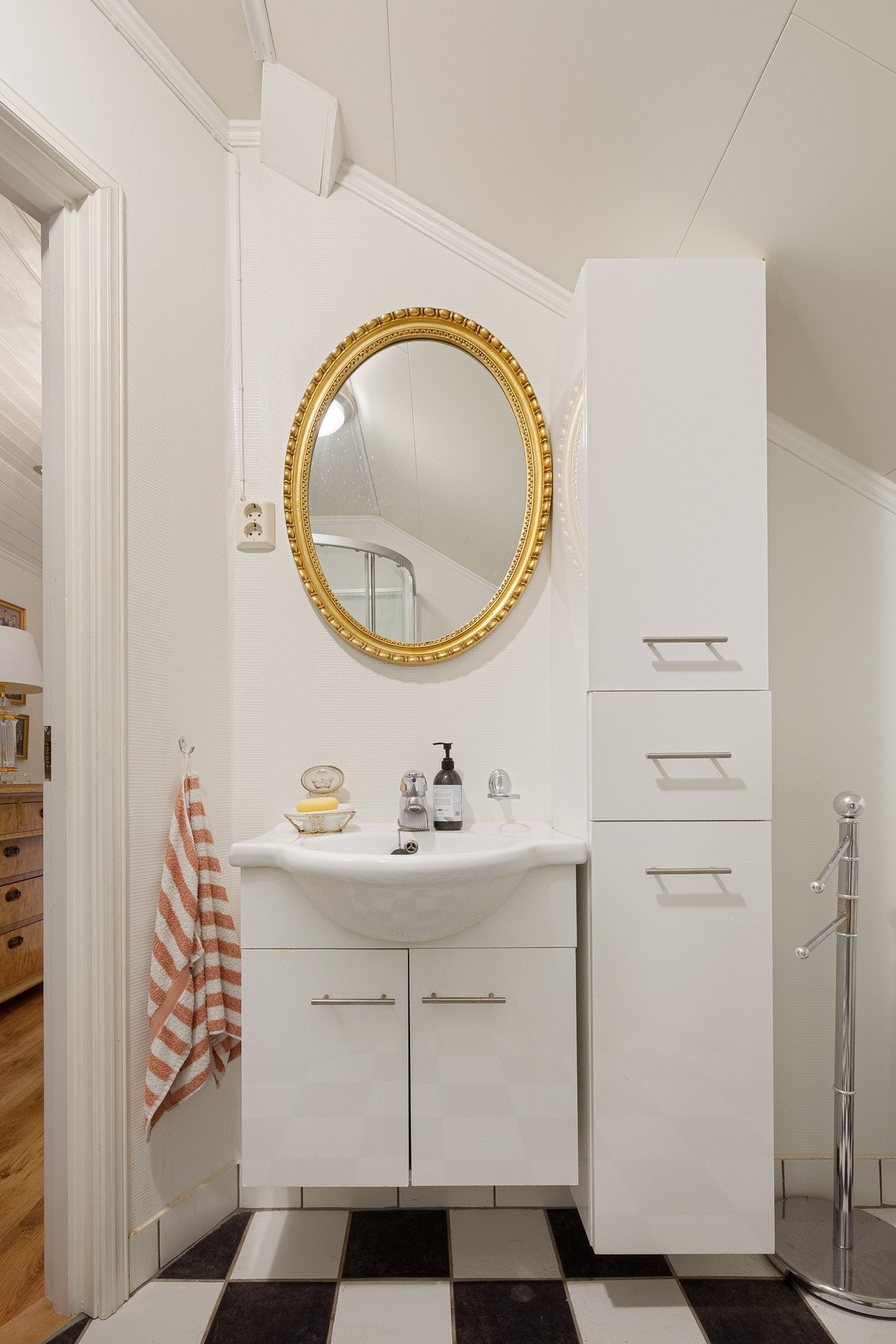 Bad 2. etasje Galleribilde