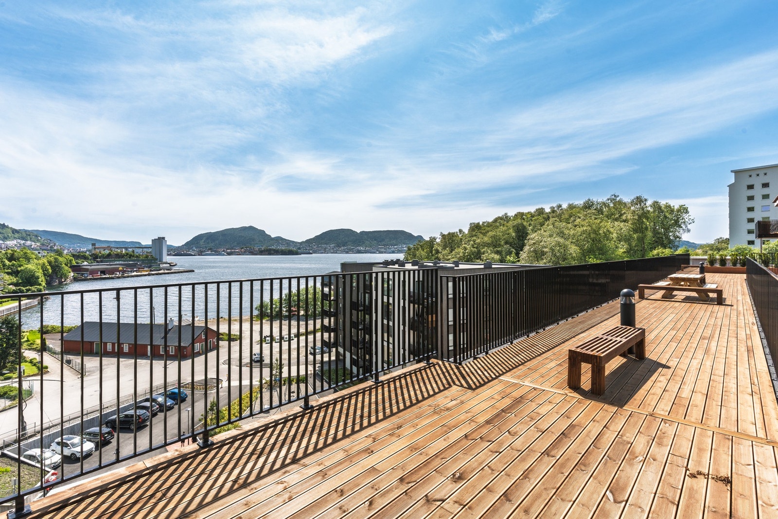 Nydelig beliggenhet like ved sjøen. Galleribilde