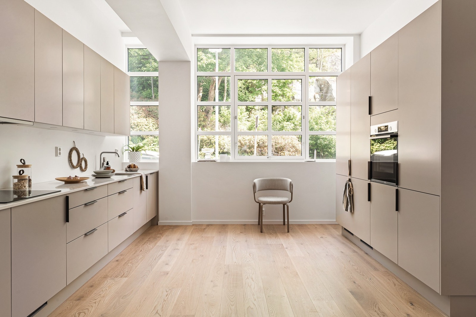 Kjøkkenet er oppgradert fra standard, og er et solid kjøkken fra kvalitetsleverandør Sigdal. Galleribilde