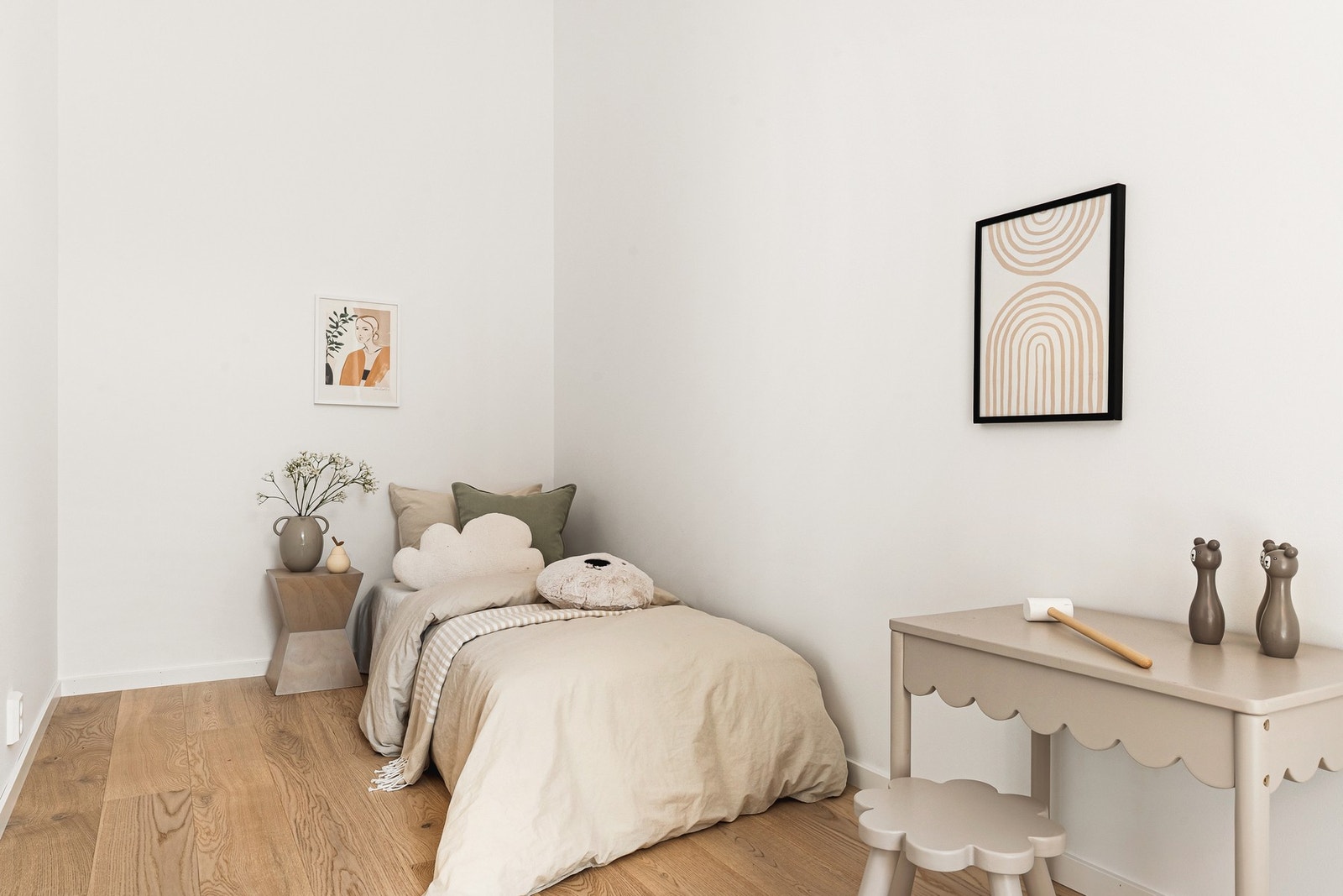 Det siste soverommet kan benyttes som soverom, walkin eller hjemmekontor? Dine behov bestemmer. Galleribilde