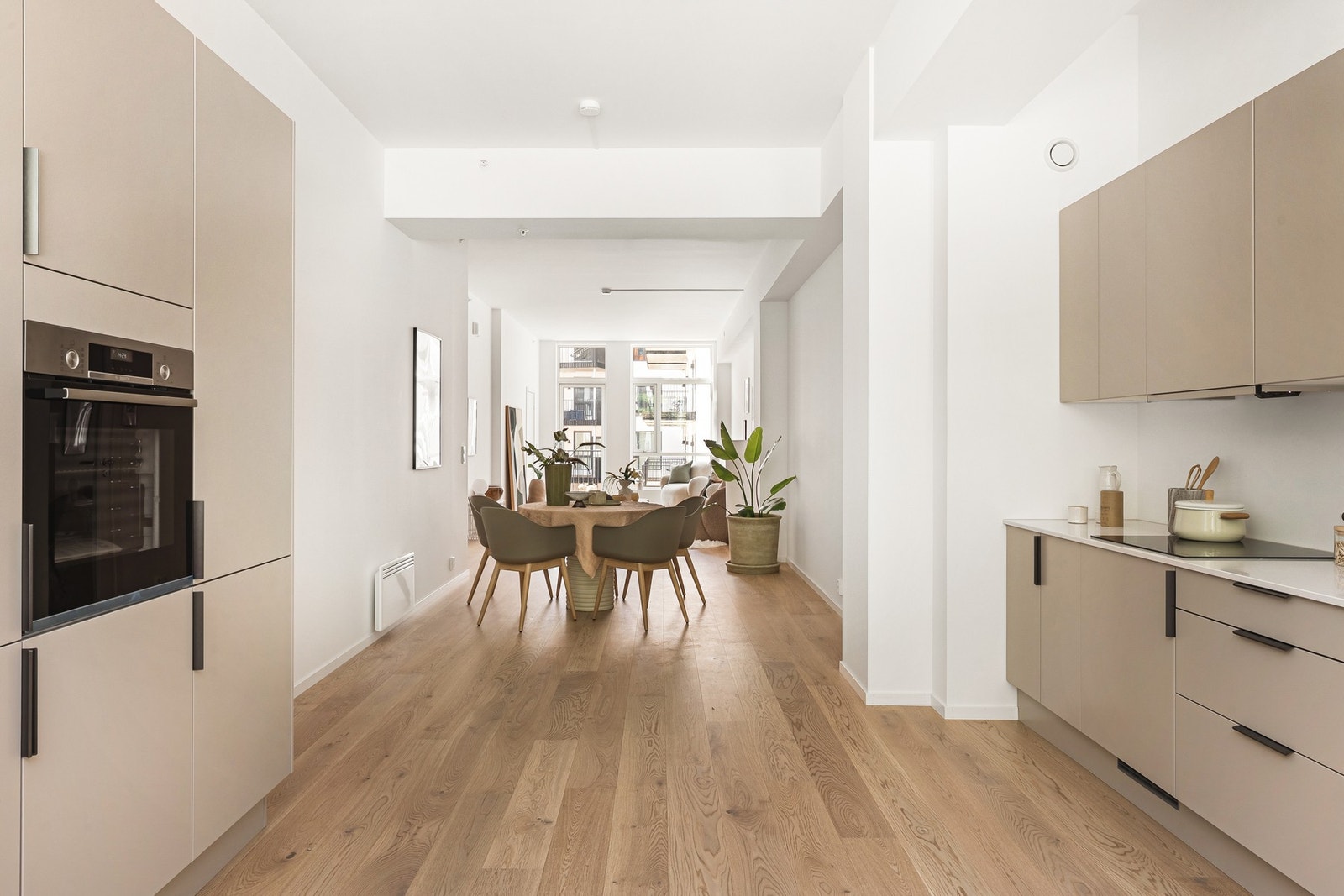 Gulvet er oppgradert fra standard med 1-stavs parkett. Galleribilde