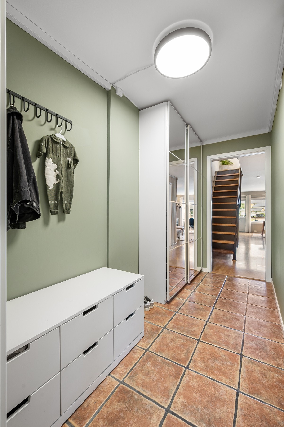 Flislagt inngangsparti med varme i gulv Galleribilde