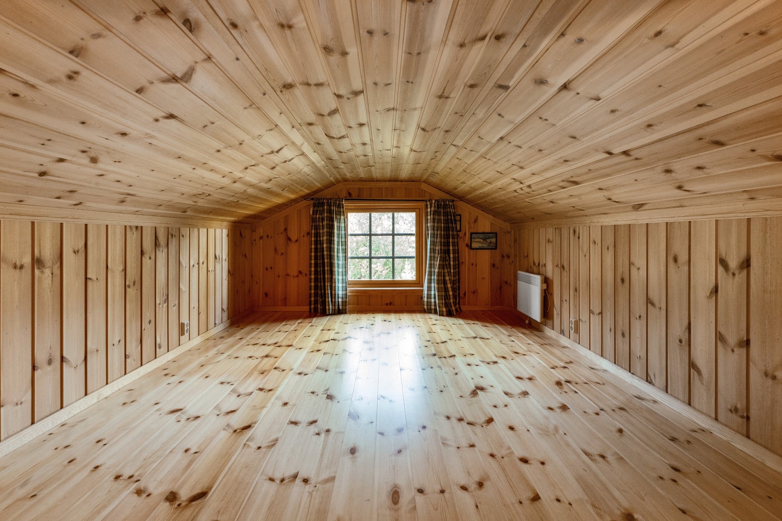 Det er montert brannstige på yttervegg til hems Galleribilde