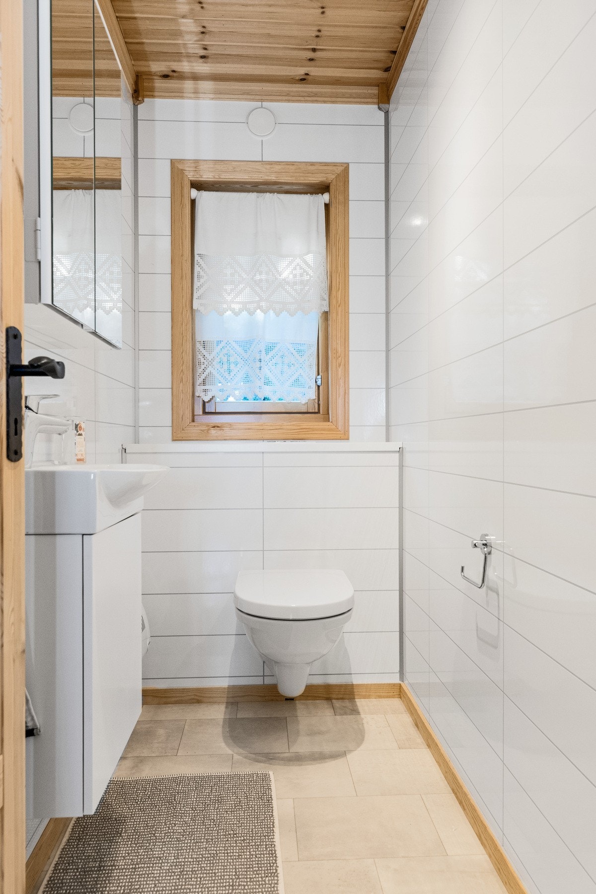 Ekstra toalettrom, praktisk når man er mange Galleribilde