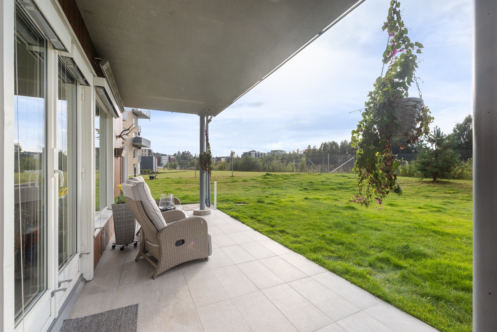 Leilighetens interne beliggenhet sørger for god skjerming mot støy - meget rolig! Galleribilde