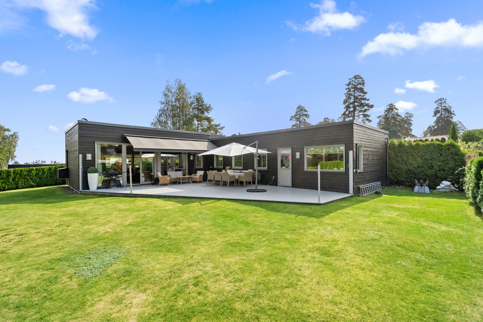 Barnevennlig hagetomt Galleribilde