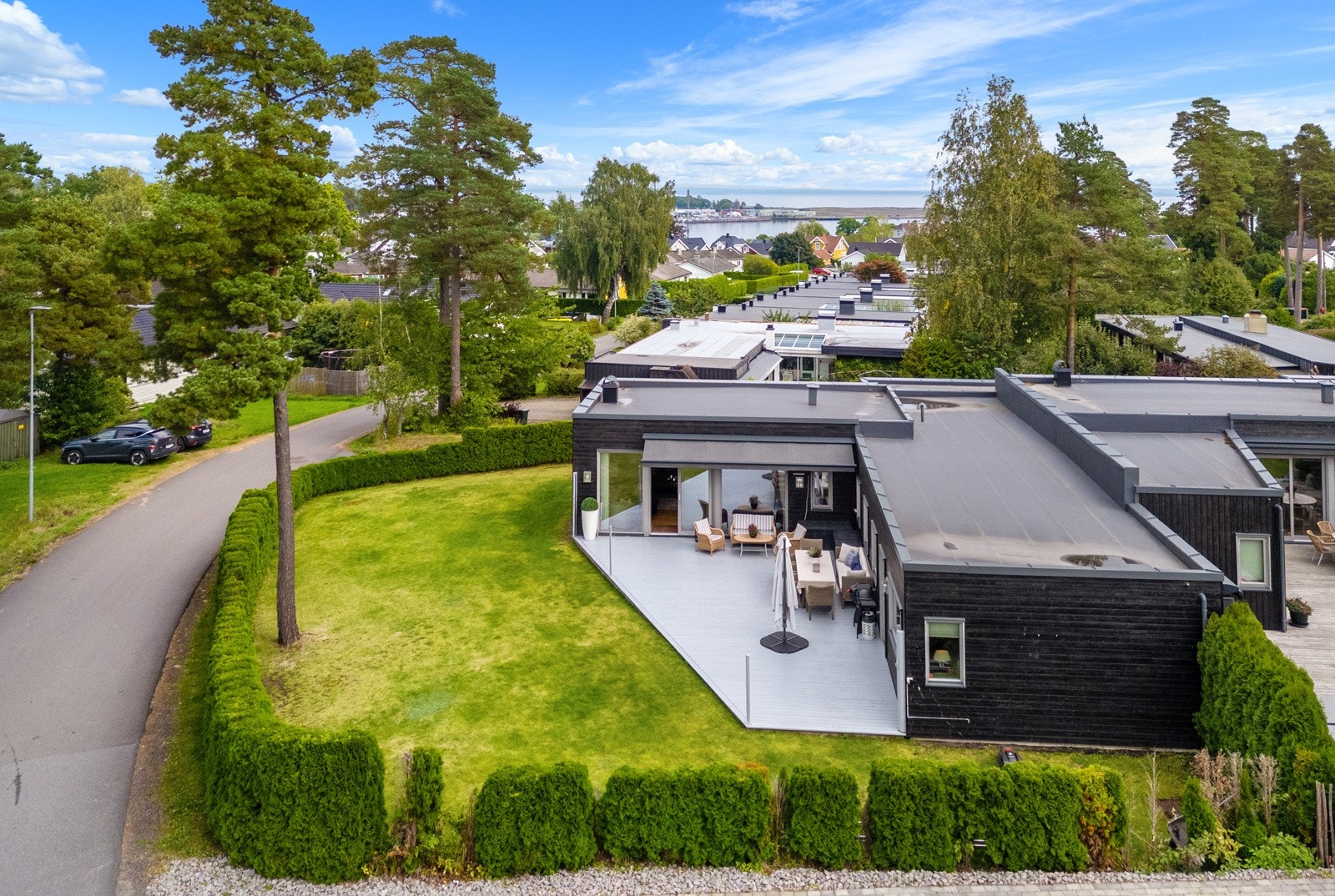 Solrik hjørnetomt Galleribilde