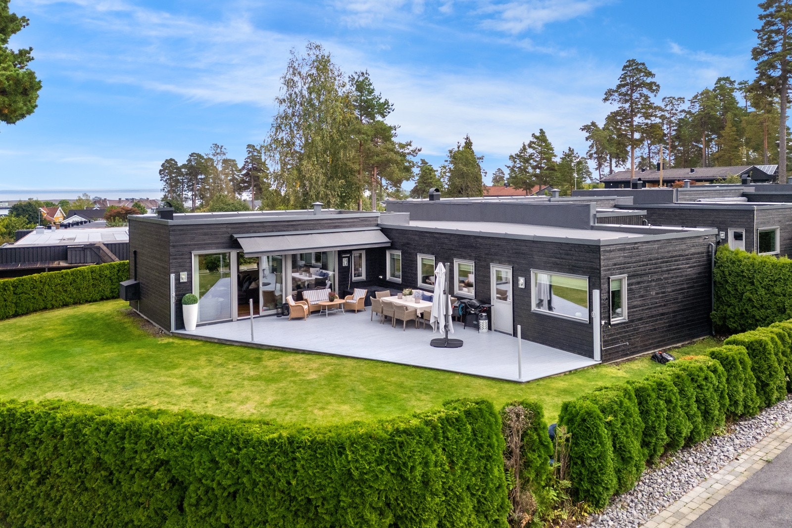 Vestvendt beliggenhet gir mye sol! Galleribilde