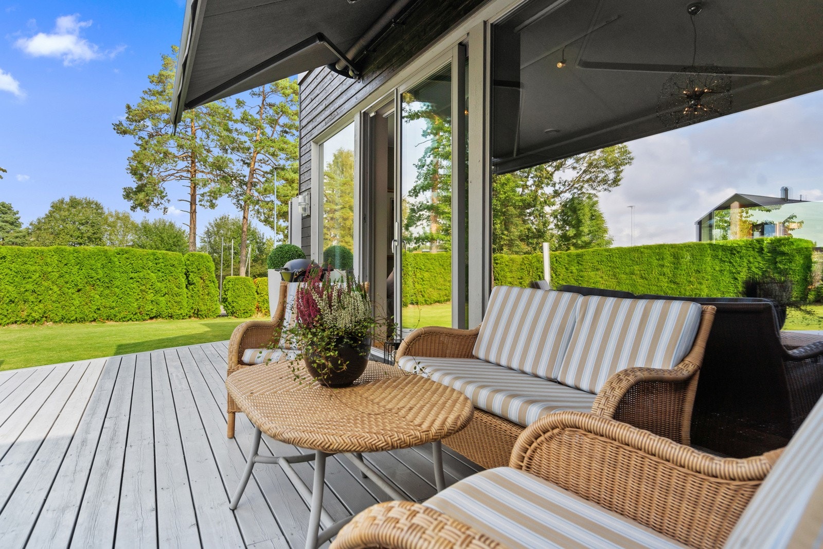 Stor markise gir mulighet for skygge Galleribilde