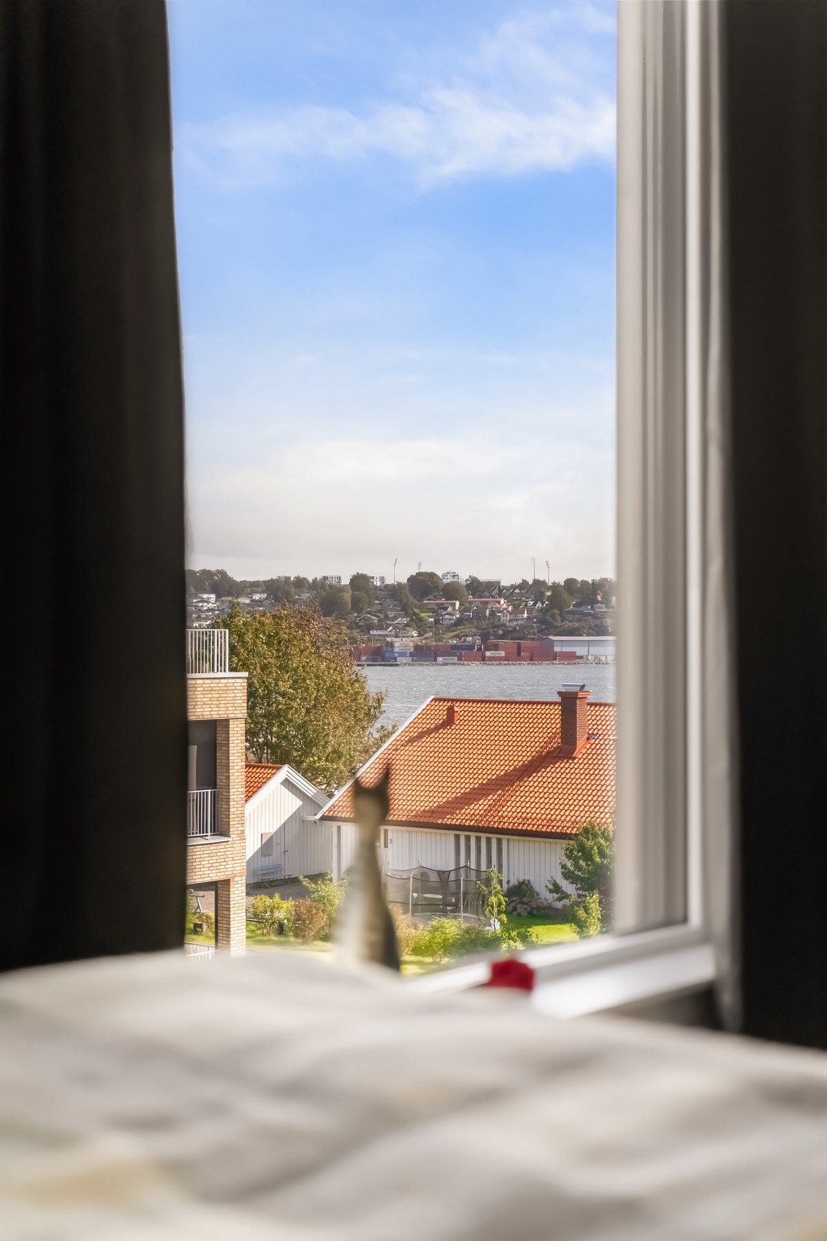 Soverom 2 har en fin utsikt retning Moss havn Galleribilde