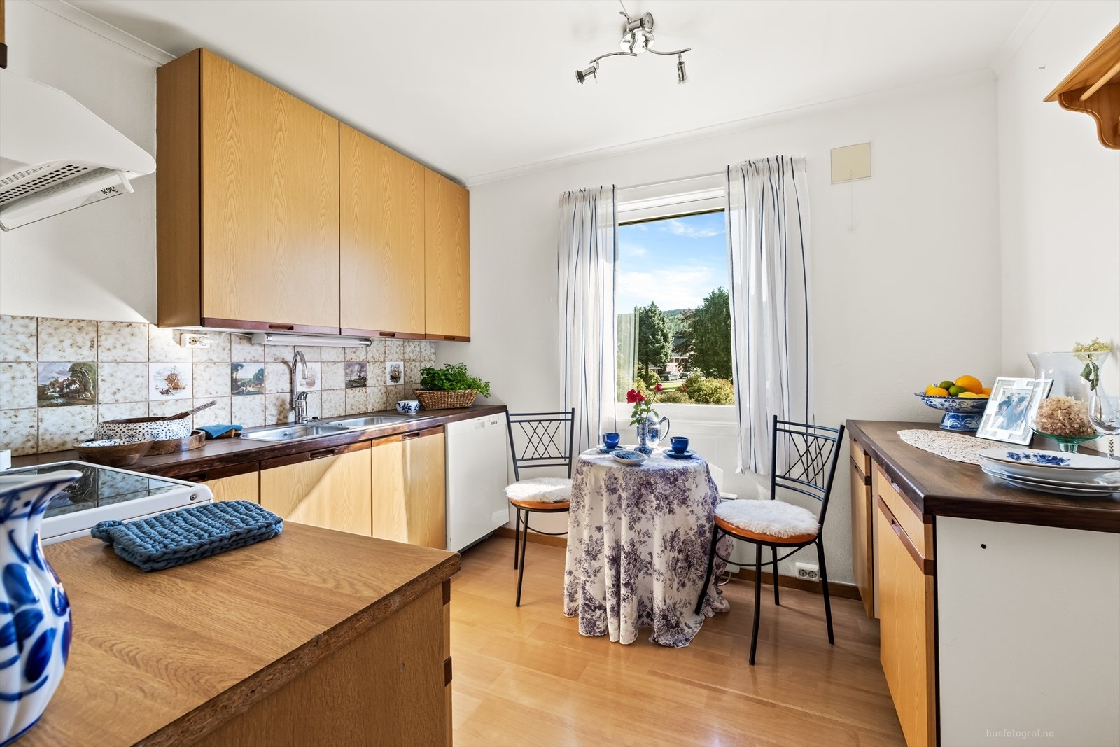 Hyggelig kjøkken. Galleribilde