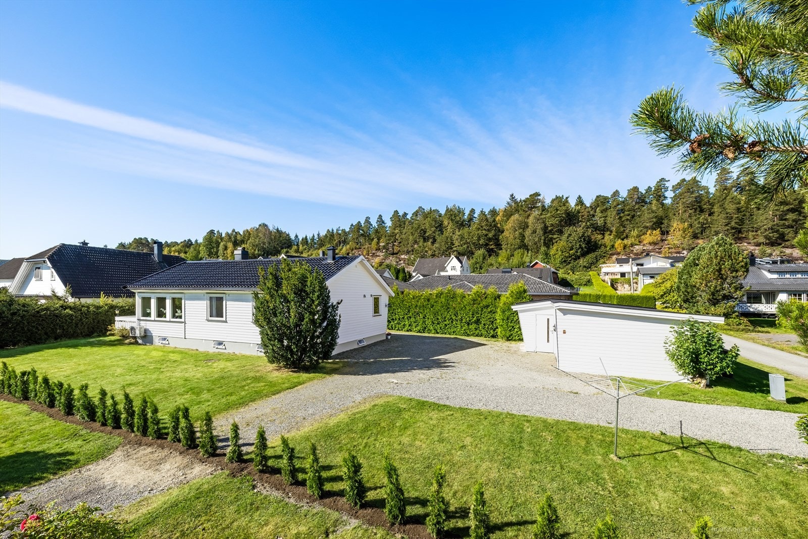 Tomten er på ca 820kvm. Galleribilde