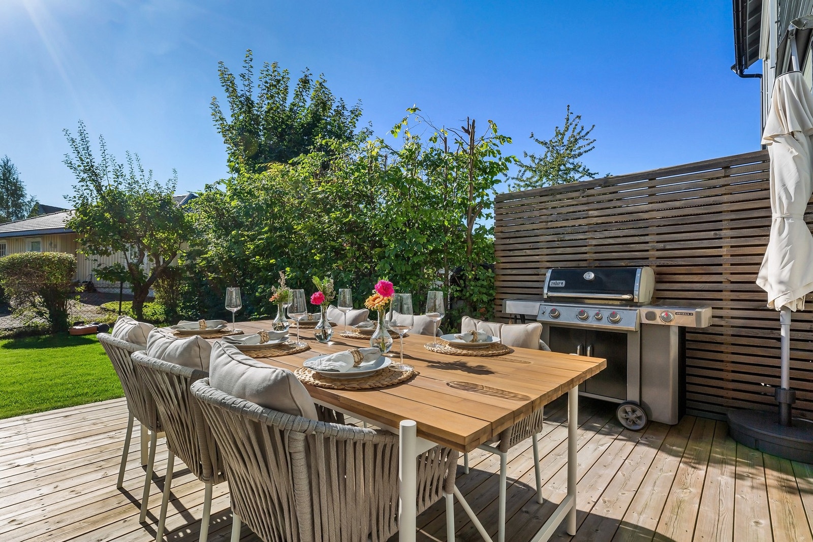 Skjermet og solrik markterrasse på ca. 18 m² Galleribilde