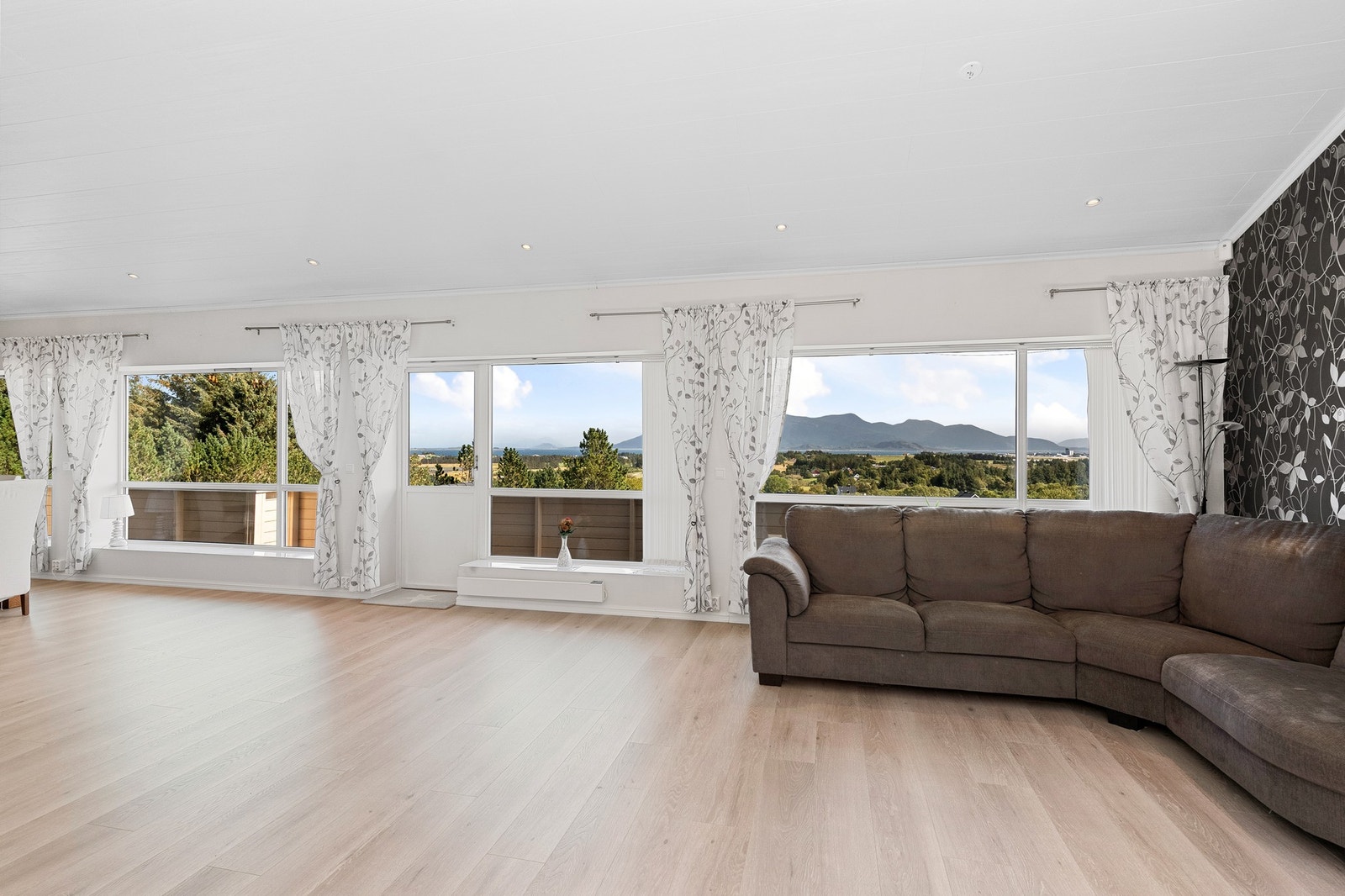 Herfra er det utgang til veranda. Galleribilde