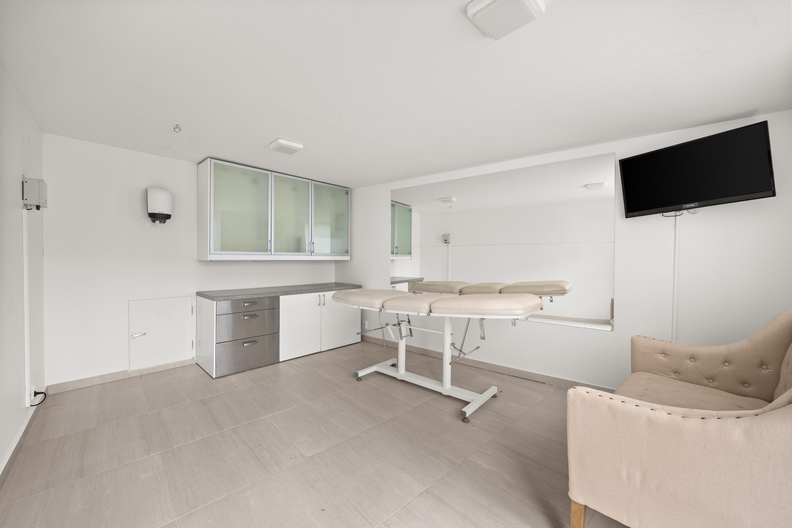 Oppholdsrom med gulvvarme og muligheter for kontor, lagring, treningsrom m.m. Galleribilde